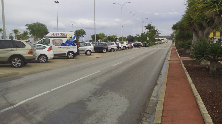 Fachada portuaria en Dénia, antes de iniciarse las obras de reasfaltado, ya finalizadas del Plan Confianza.