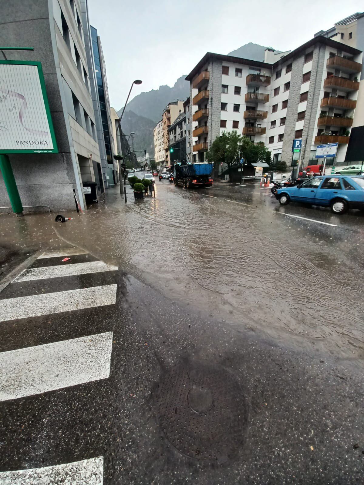 Els bombers van actuar en diversos punts de la parròquia laurediana