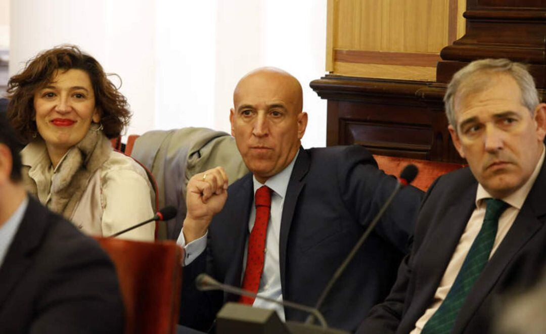 José Antonio Díez, alcalde de León, y su concejal de Deportes, Vicente Canuria