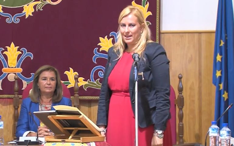 Ana Isabel Jiménez, nueva alcaldesa de Palomares, en su toma de posesión como concejala en el pleno de constitución del anterior gobierno