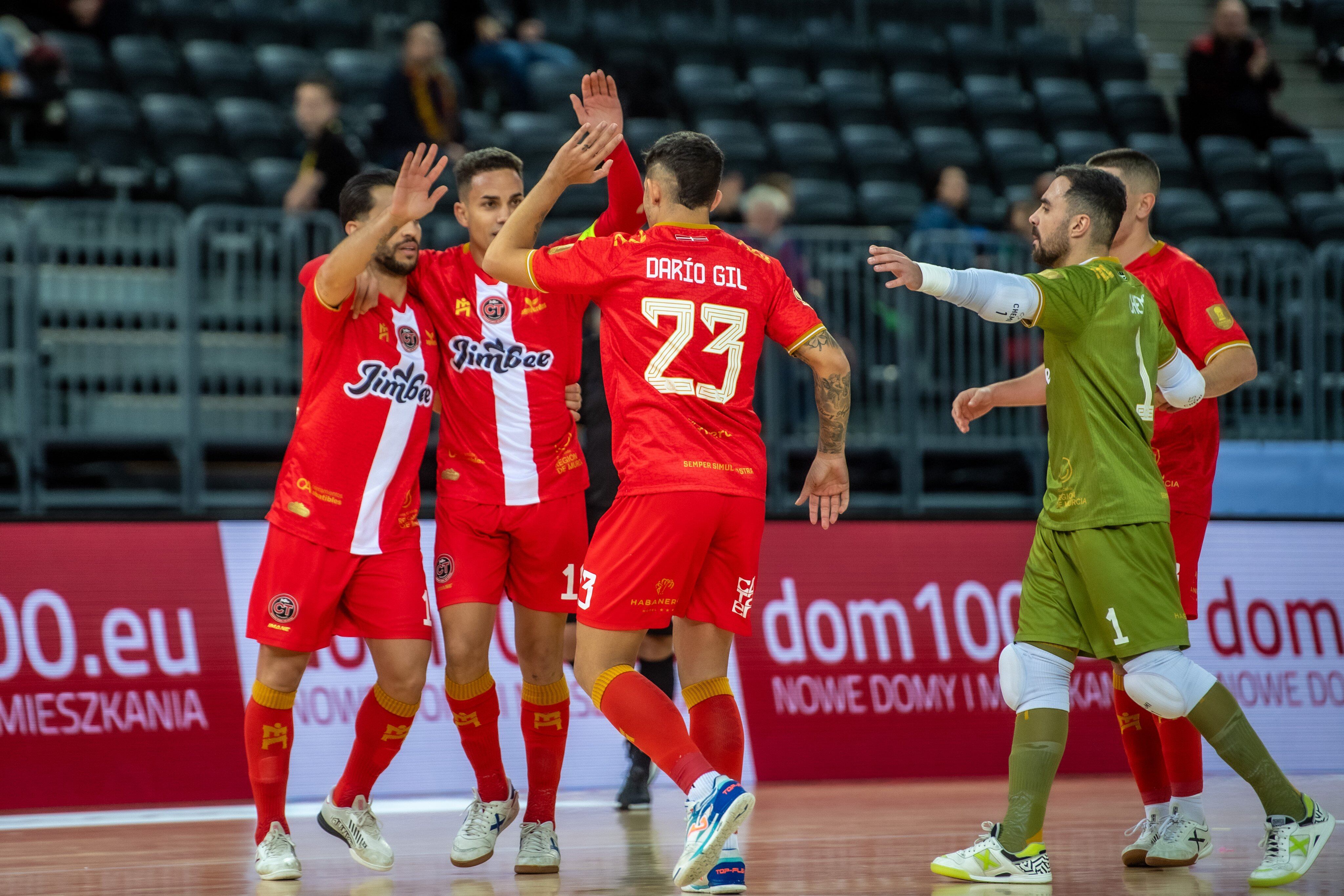 La plantilla de Jimbee celebra un gol a Zalgiris