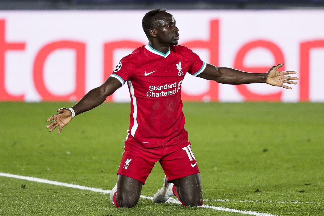 Sadio Mané reclama una falta en su partido en Valdebebas