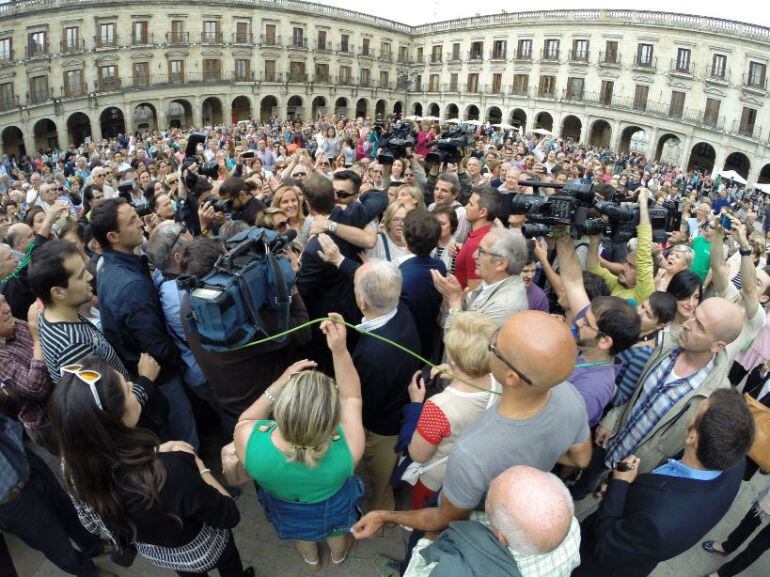 Javier Maroto recibe el apoyo de sus simpatizantes