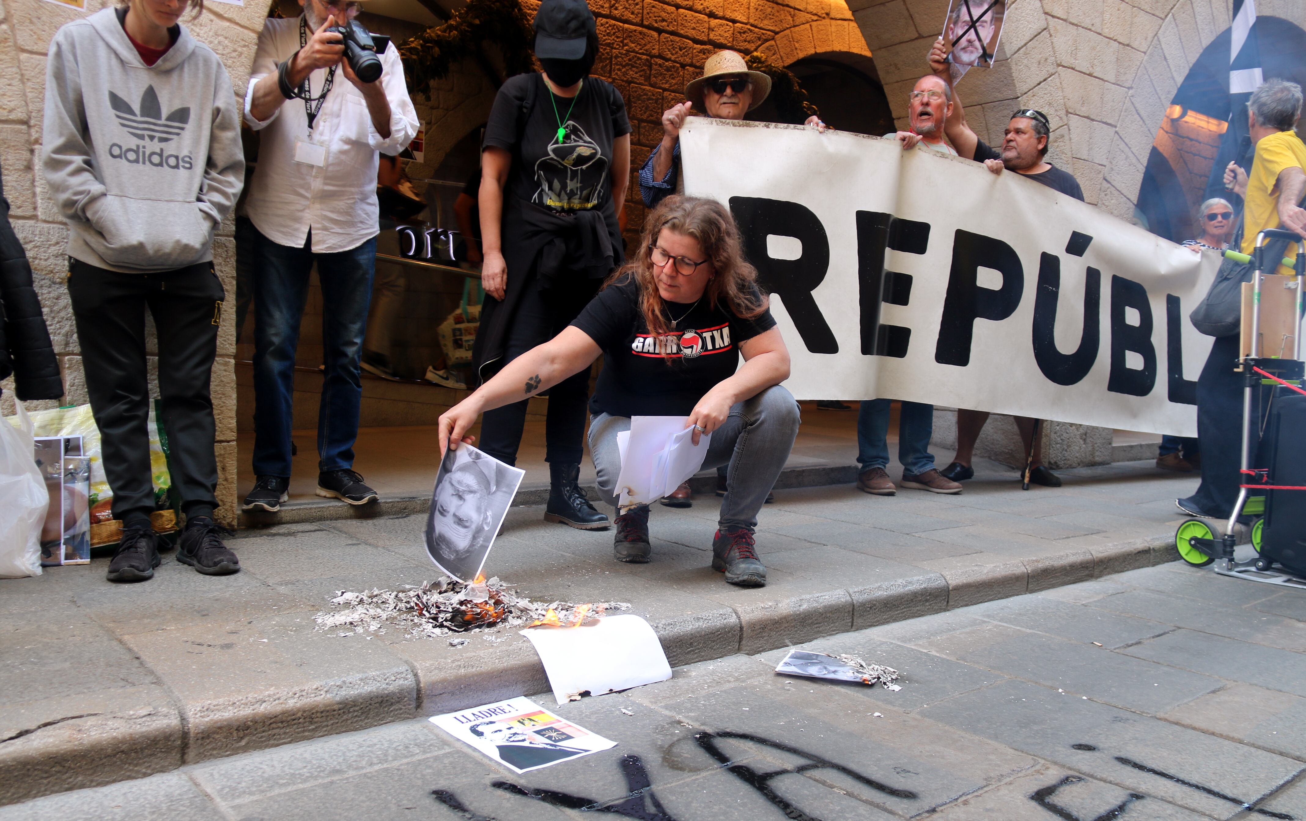 Protesta antimonàrquica a Girona.