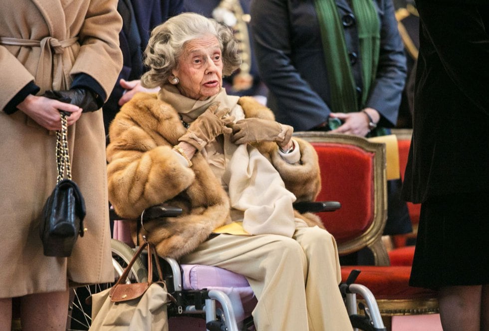 La reina Fabiola, ya en silla de ruedas, en una ceremonia religiosa en honor a todos los miembros de la Familia Real belga fallecidos.