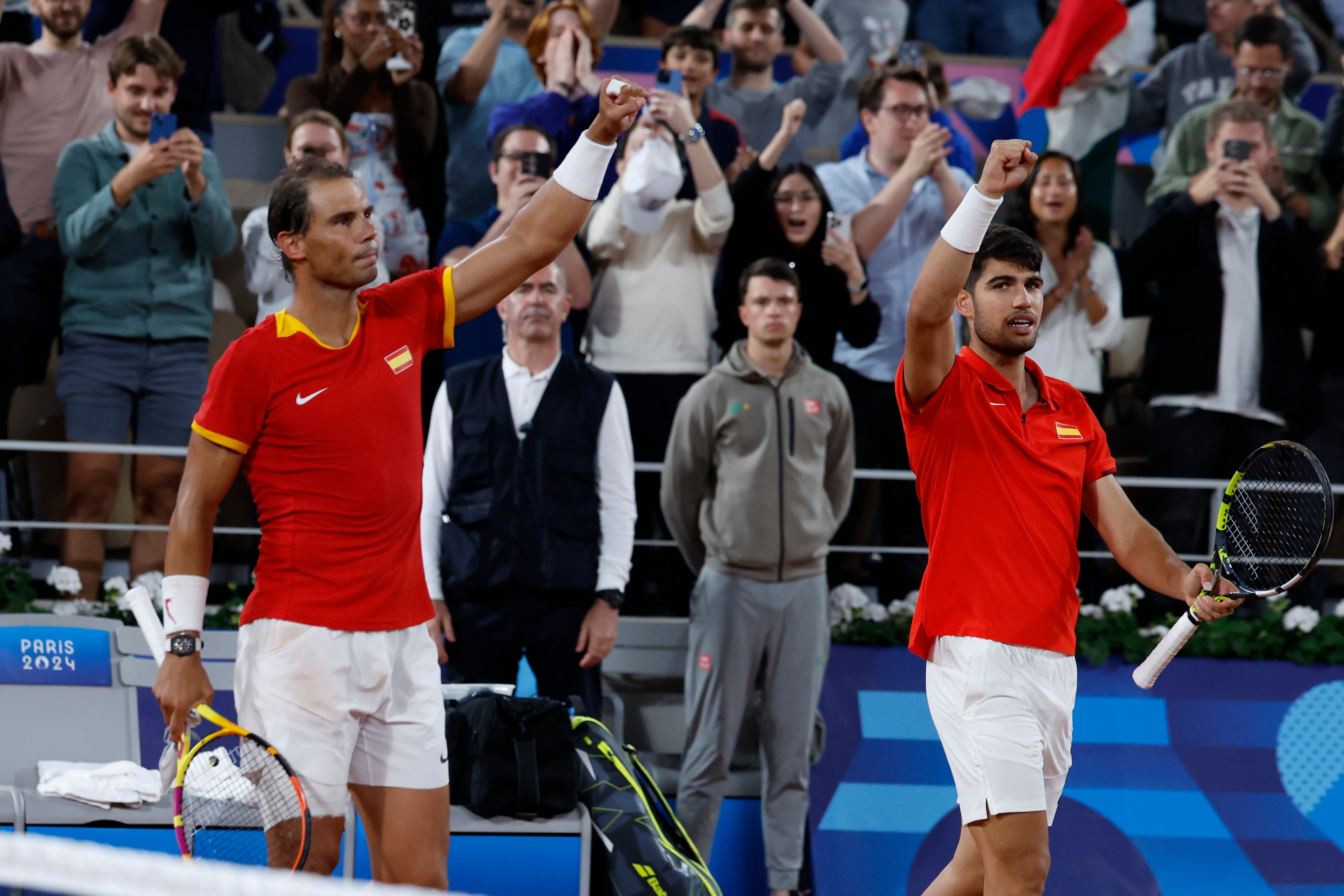 Rafa Nadal y Carlos Alcaraz en su partido de dobles