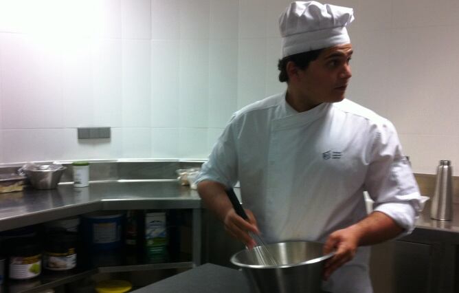 Manuel Soto es uno de los alumnos de la primera promoción de la Facultad de Gastronomía