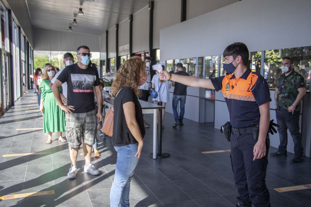 Control de temperatura en la entrada de la Feria de Muestras de Armilla-Granada