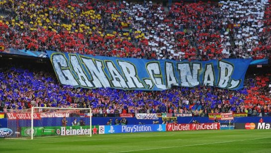 Parte del mosaico que la afición del Atlético formó en el choque ante el Barcelona en la Champions de la temporada 2013-14.