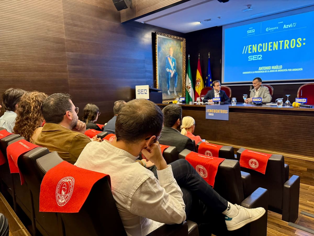Foro con el candidato a la presidencia de la Junta de Por Andalucía, Antonio Maillo, celebrado en la Cámara de Comercio de Sevilla