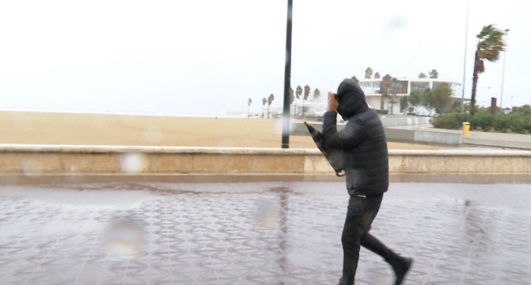 Emergencias anuncia la llegada de un temporal de lluvia, viento y frío