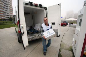 Recogida de alimentos en la Cúpula del Milenio