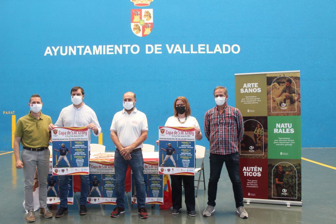 Presentación de la Copa de S.M. El Rey de Pelota en el fronton de Vallelado