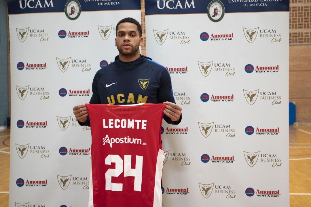 Manu Lecomte en su presentación con el UCAM Murcia CB