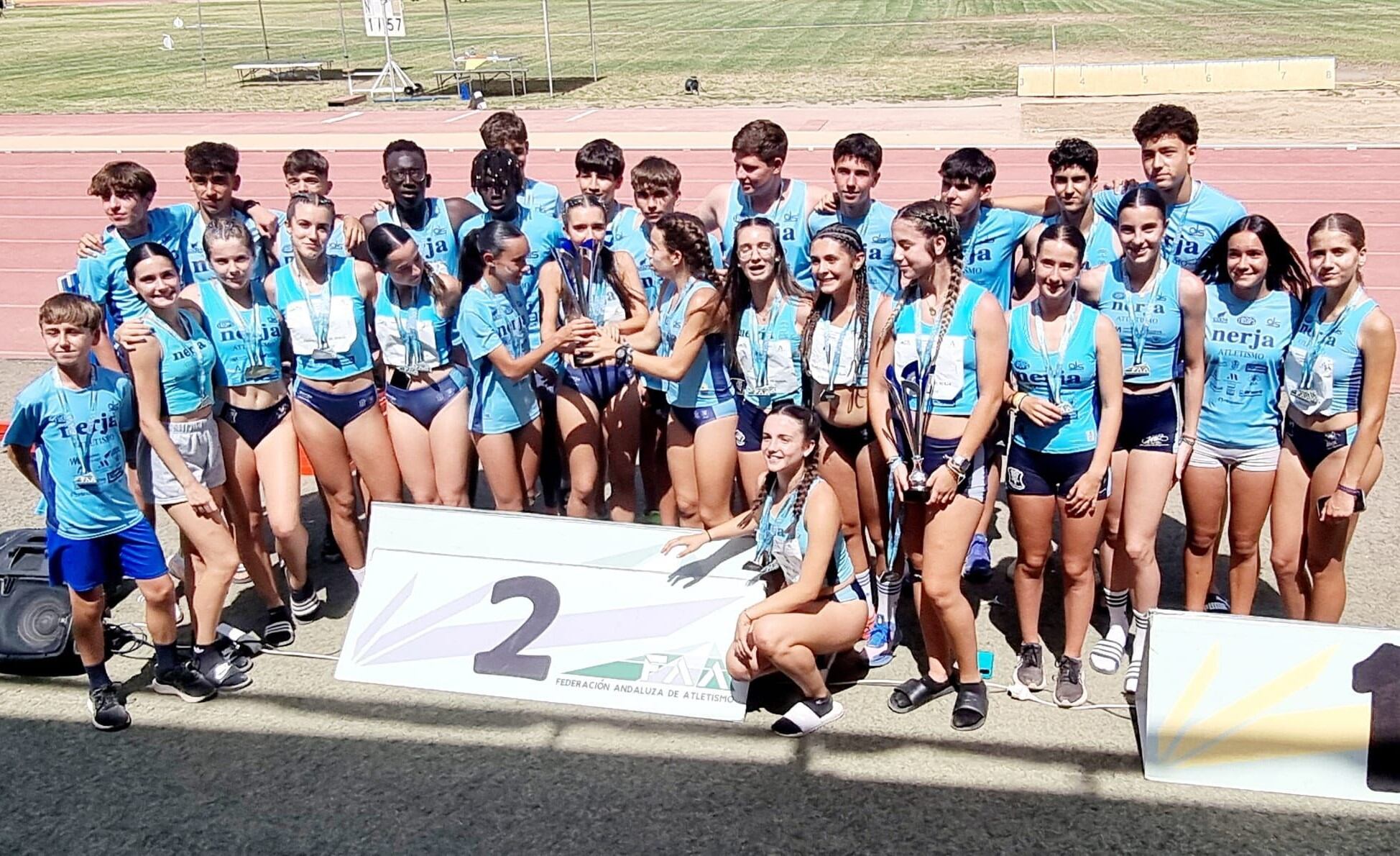 Los equipos del Trops-Cueva de Nerja que participaron en el campeonato de Andalucía sub 16