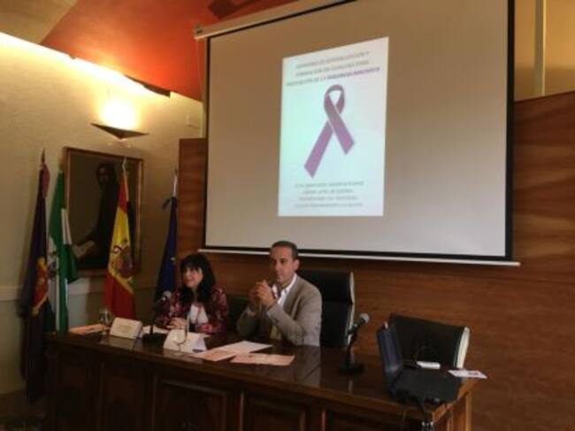 La diputada de igualdad, Francisca Medina y el alcalde de Cazorla, Antonio José Rodriguez inauguran las jornadas