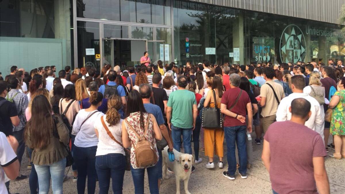 Confusiones, atascos y problemas de aparcamiento en las oposiciones de Primaria, según ANPE