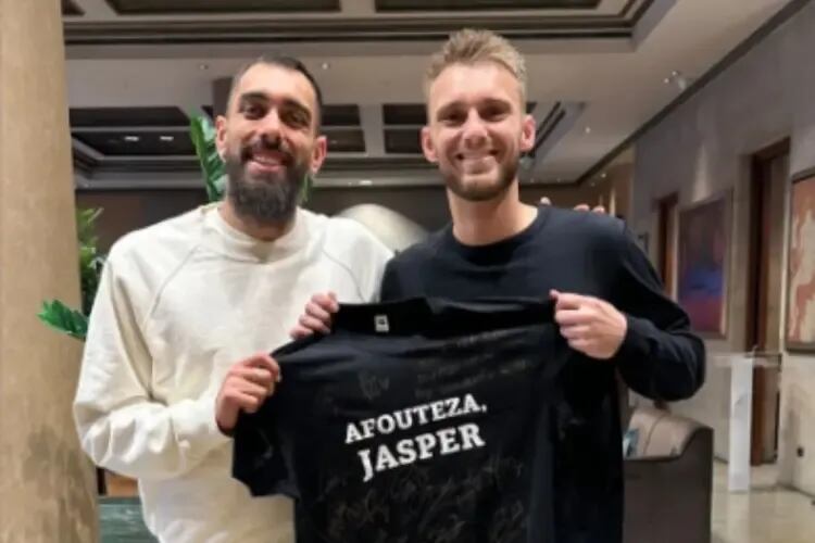 Borja Iglesias visita a Cillesen antes de que regrese a Las Palmas