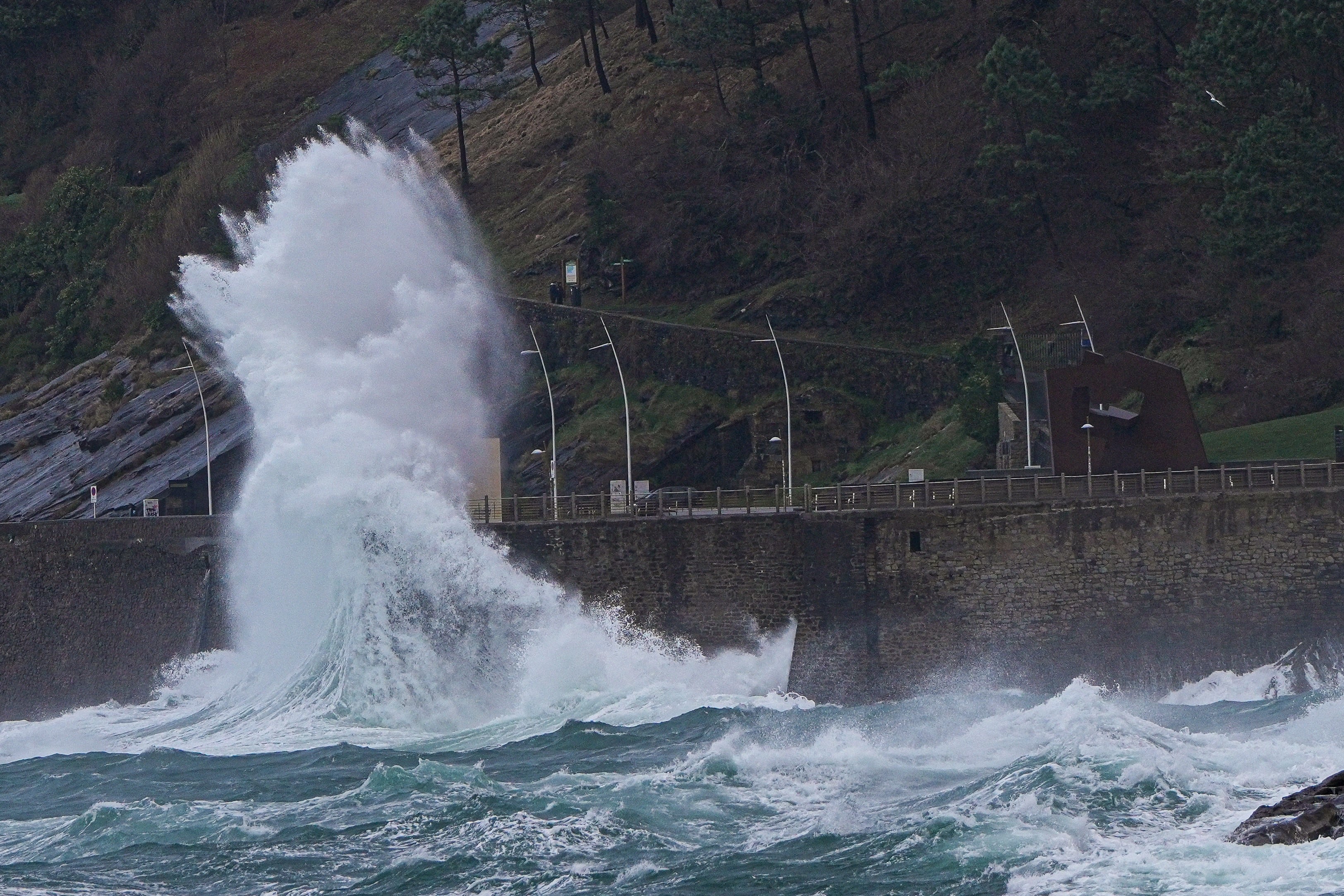SAN SEBASTIAN, GUIPUZCOA BASQUE, SPAIN - JANUARY 31: Waves on Ondarreta beach, on 31 January, 2026 in San Sebastian, Guipuzcoa, Basque Country, Spain. The Basque Government's Department of Security will activate an orange alert this Saturday from 06.00 to 18.00 hours, as waves of more than 5 metres in height could be generated. In addition, from yesterday 30 January until tomorrow, there will be several yellow warnings for wind and maritime-coastal risk.[**********][**********]. (Photo By Unanue/Europa Press via Getty Images)