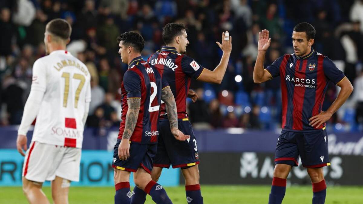 El Levante se reengancha a la pelea por el ascenso tras superar al Huesca (2-1)