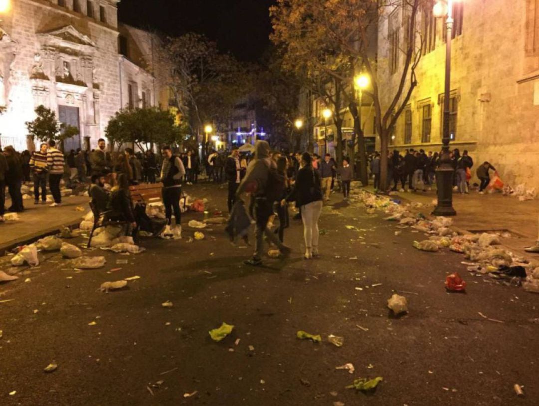 Suciedad y botellón en Fallas