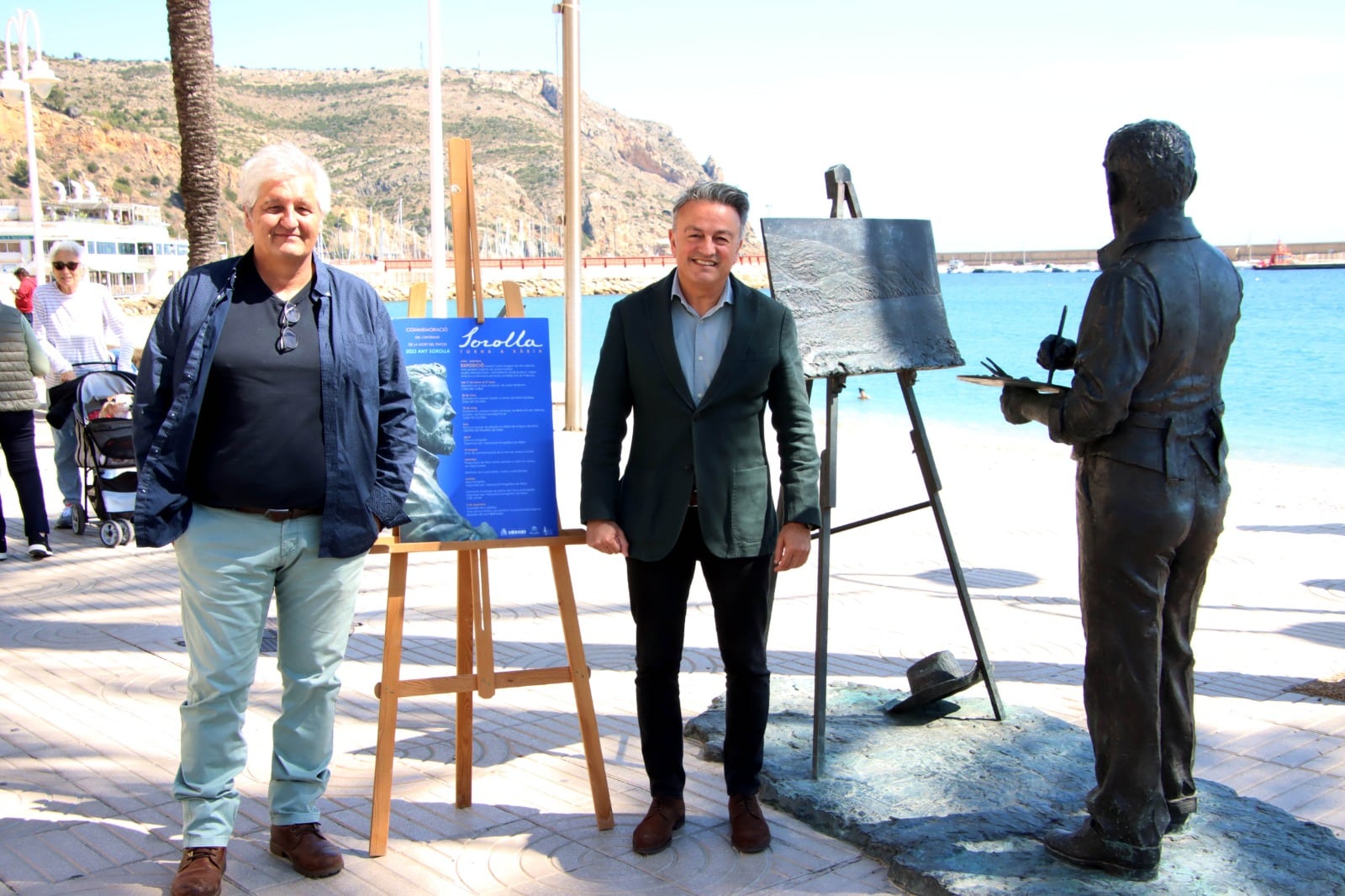 Presentación de la programación, junto a la escultura de Joaquín Sorolla en el paseo que lleva su nombre.