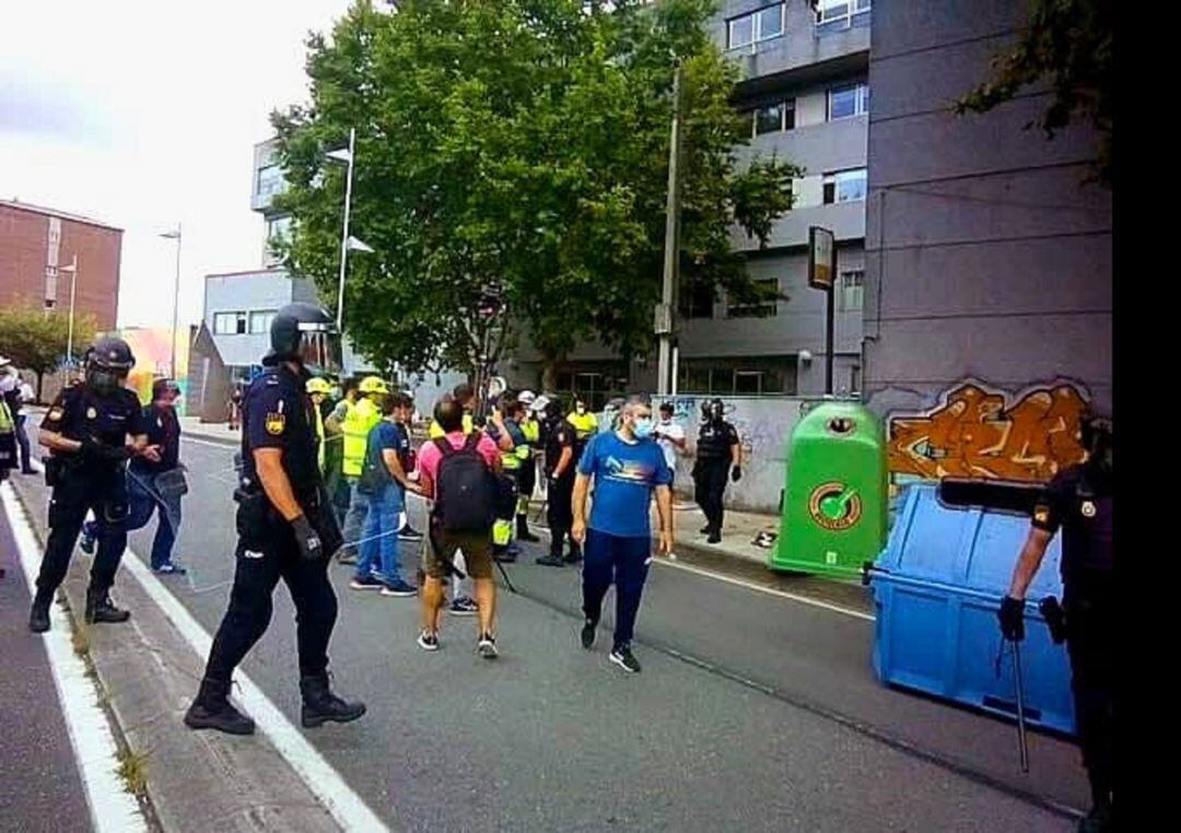 Protestas en la calle de el Comite de Fábrica de Ence 