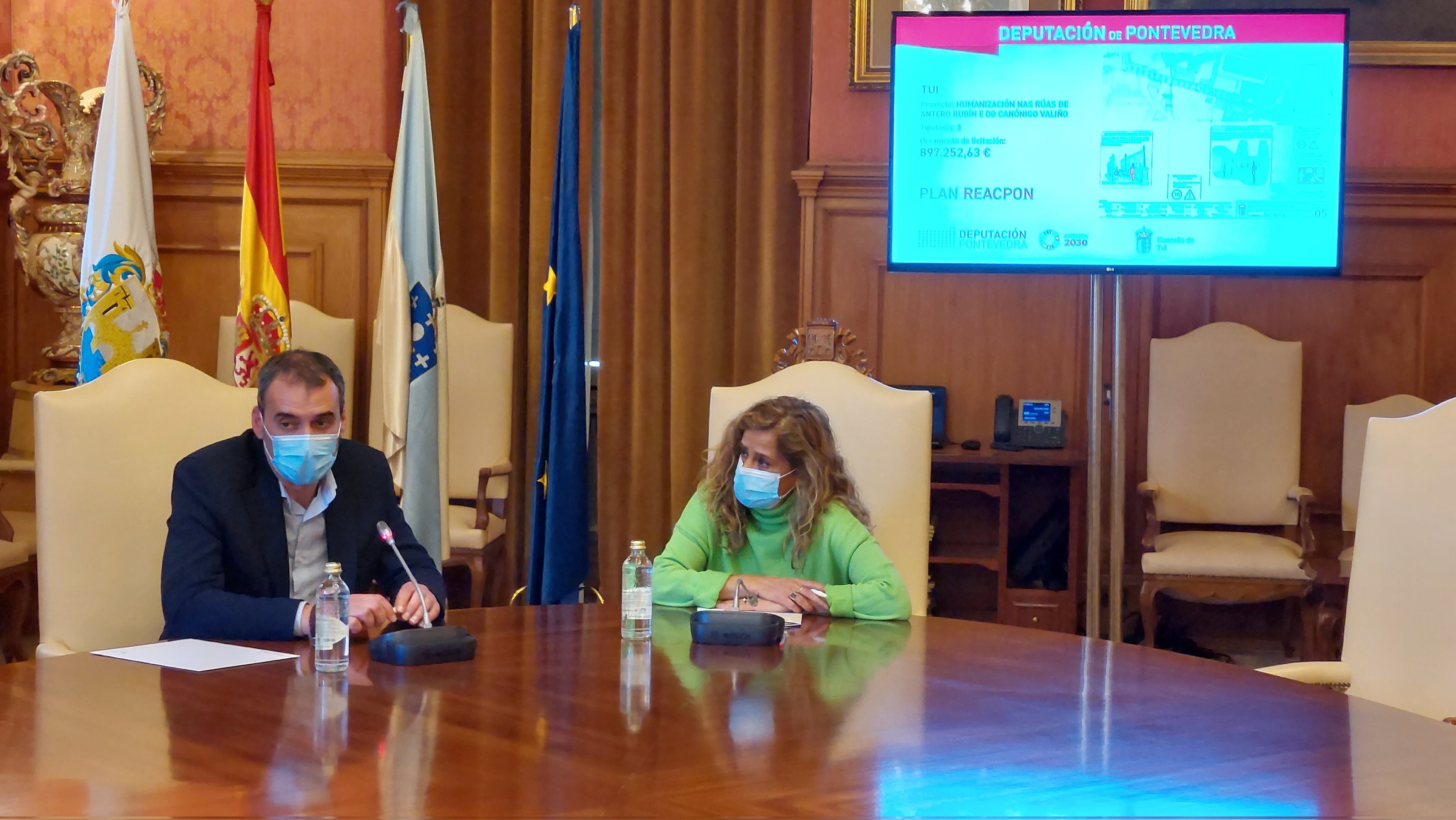 Enrique Cabaleiro, alcalde de Tui, y Carmela Silva, presidenta de la Diputación de Pontevedra.