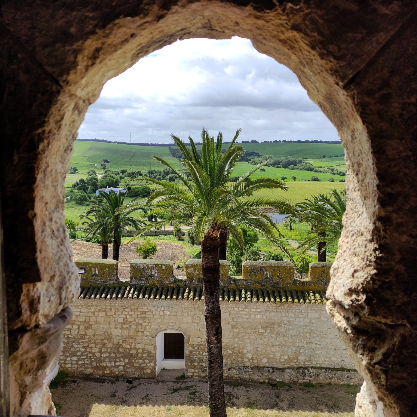 Recorrido por el Castillo de Gigonza y sus alrededores