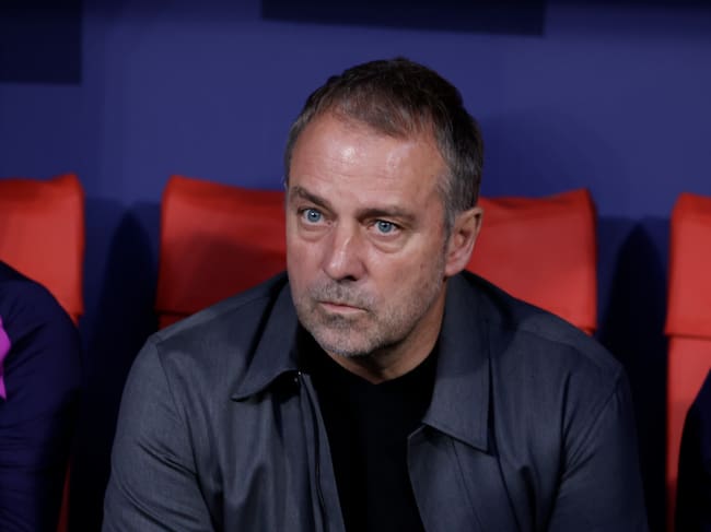 El entrenador del Barcelona Hansi Flick antes de un partido