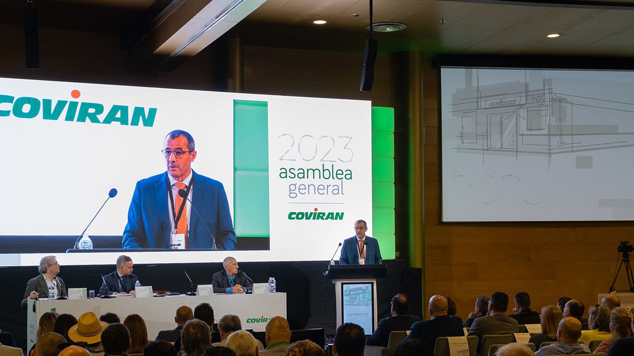 El presidente de Covirán, José Antonio Benito, en la Asamblea General de Socios de la cooperativa granadina