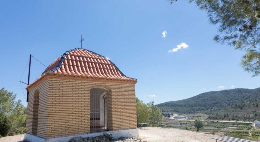 Ermita de la Cruz en Quesa (Foto: La Canal Territorio Turístico)