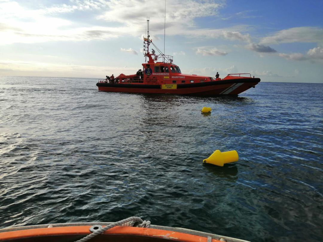 Remolcan a San Pedro del Pinatar un cadáver en descomposición