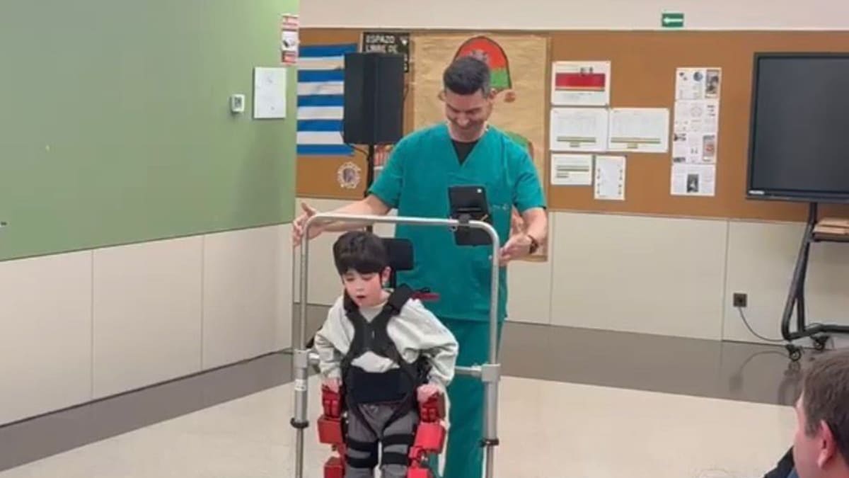El robot que ayuda a caminar a niños con parálisis cerebral ya está en ASPACE Coruña