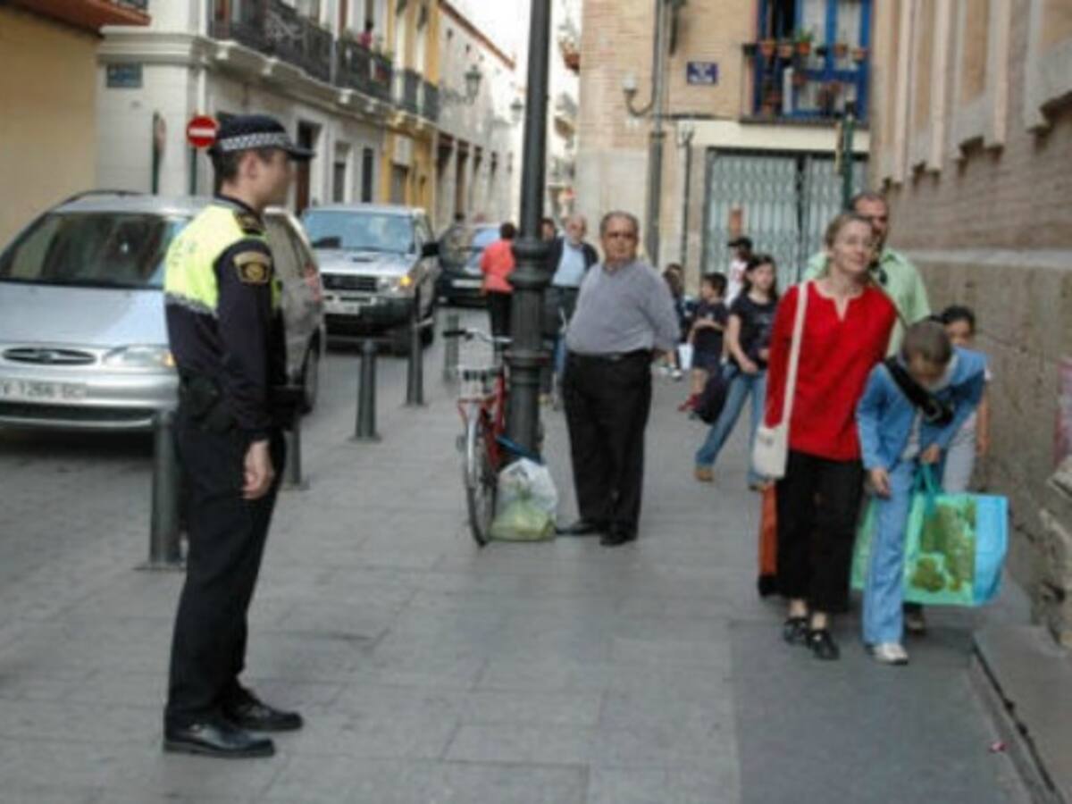 Homenaje a los 23 años de policía de barrio