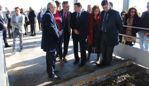 Visita que ha girado el titular de Agricultura, acompañado de las principales autoridades, a las instalaciones de Colival en Valdepeñas