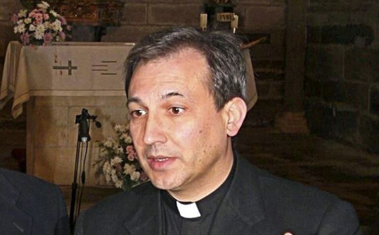 Fotografía de archivo, del 13 de noviembre de 2007, del religioso español Lucio Ángel Vallejo Balda, quien ha sido detenido acusado de sustracción y divulgación de noticias y documentos reservados.