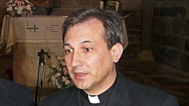 Fotografía de archivo, del 13 de noviembre de 2007, del religioso español Lucio Ángel Vallejo Balda, quien ha sido detenido acusado de sustracción y divulgación de noticias y documentos reservados.