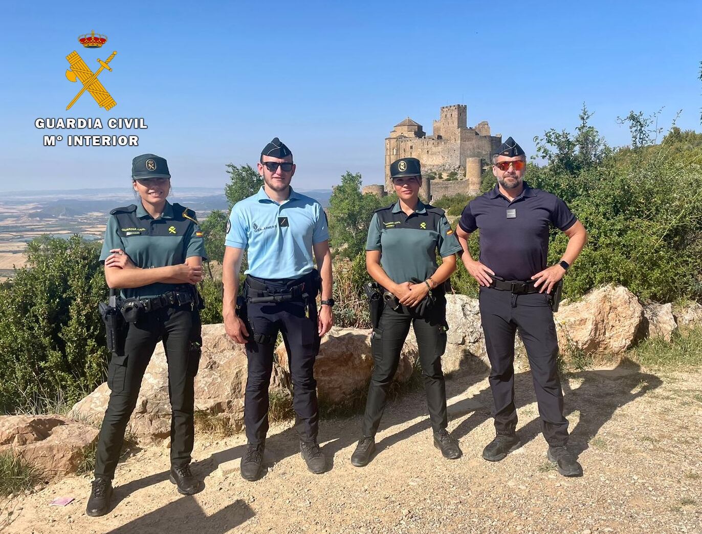 Agentes de la Guardia Civil junto a componentes de la Gendarmería Francesa