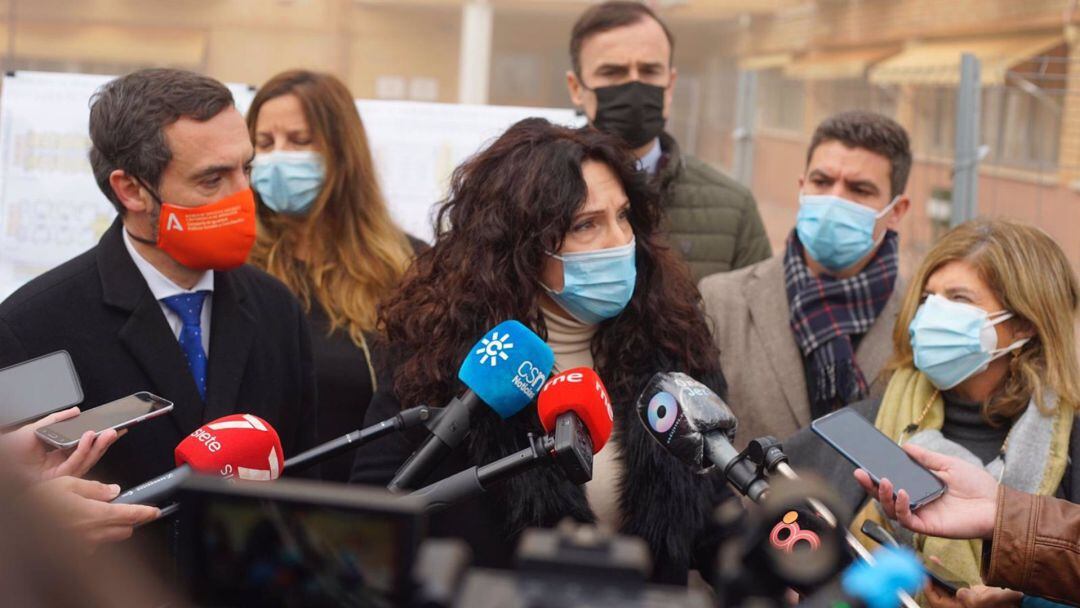 La consejera visitando este lunes las instalaciones de la residencia de La Granja