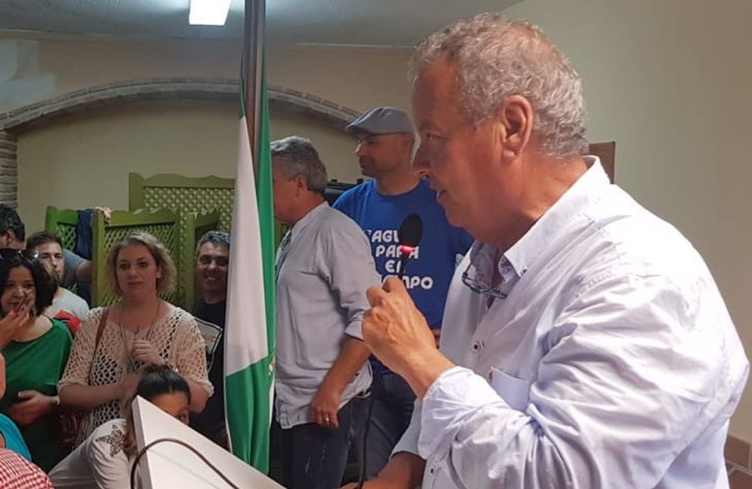 El candidato de Convergencia Andaluza, Juan Carlos Benavides, agradece a sus militantes el apoyo recibido tras las últimas municipales