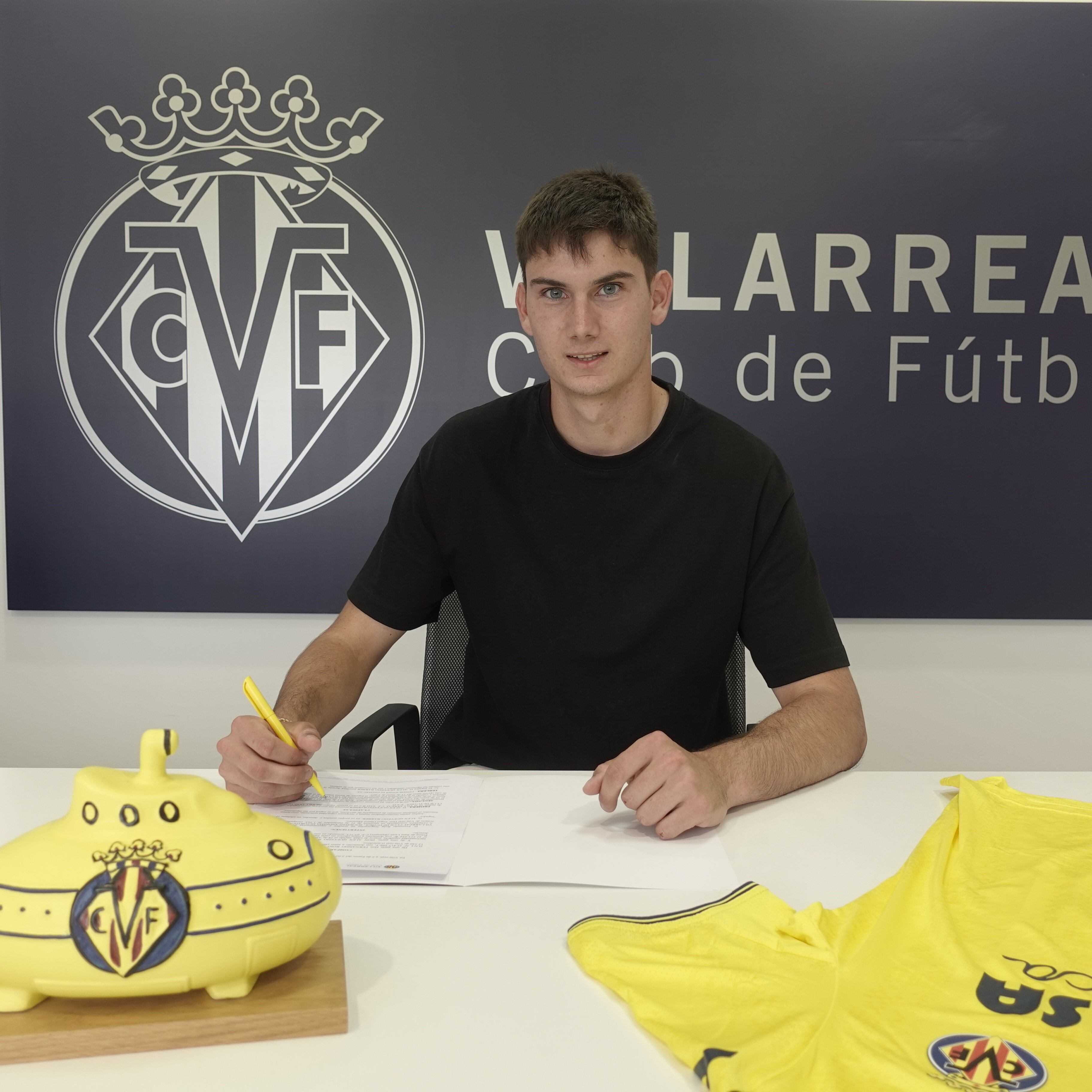El porter menorquí ha signat pel Villarreal B.