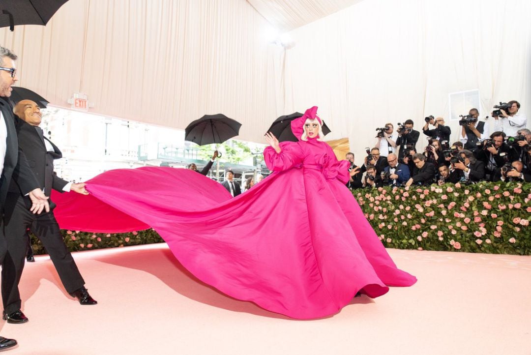 Vestido de Lady Gaga en la Gala MET 2019