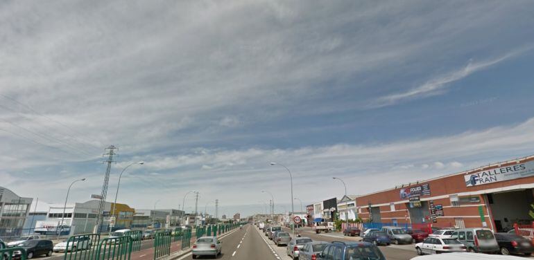 Calle Andalucía donde la velocidad está limitada a 50 km-h