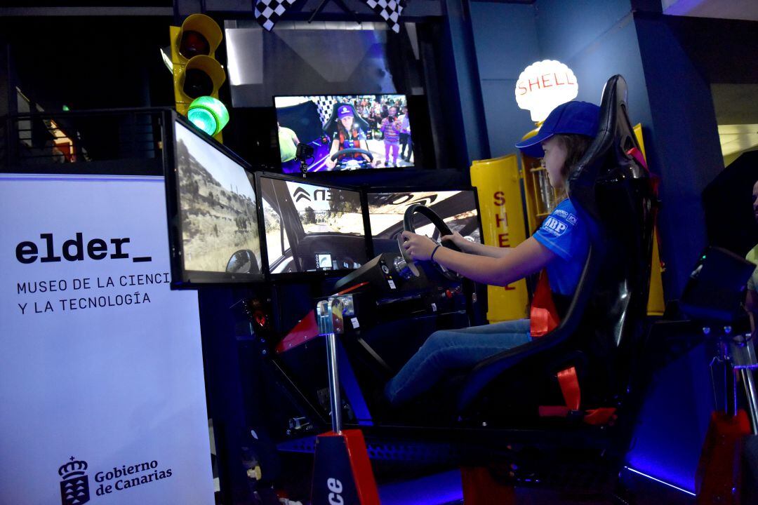 Simulador de carreras instalado en el Museo Elder.