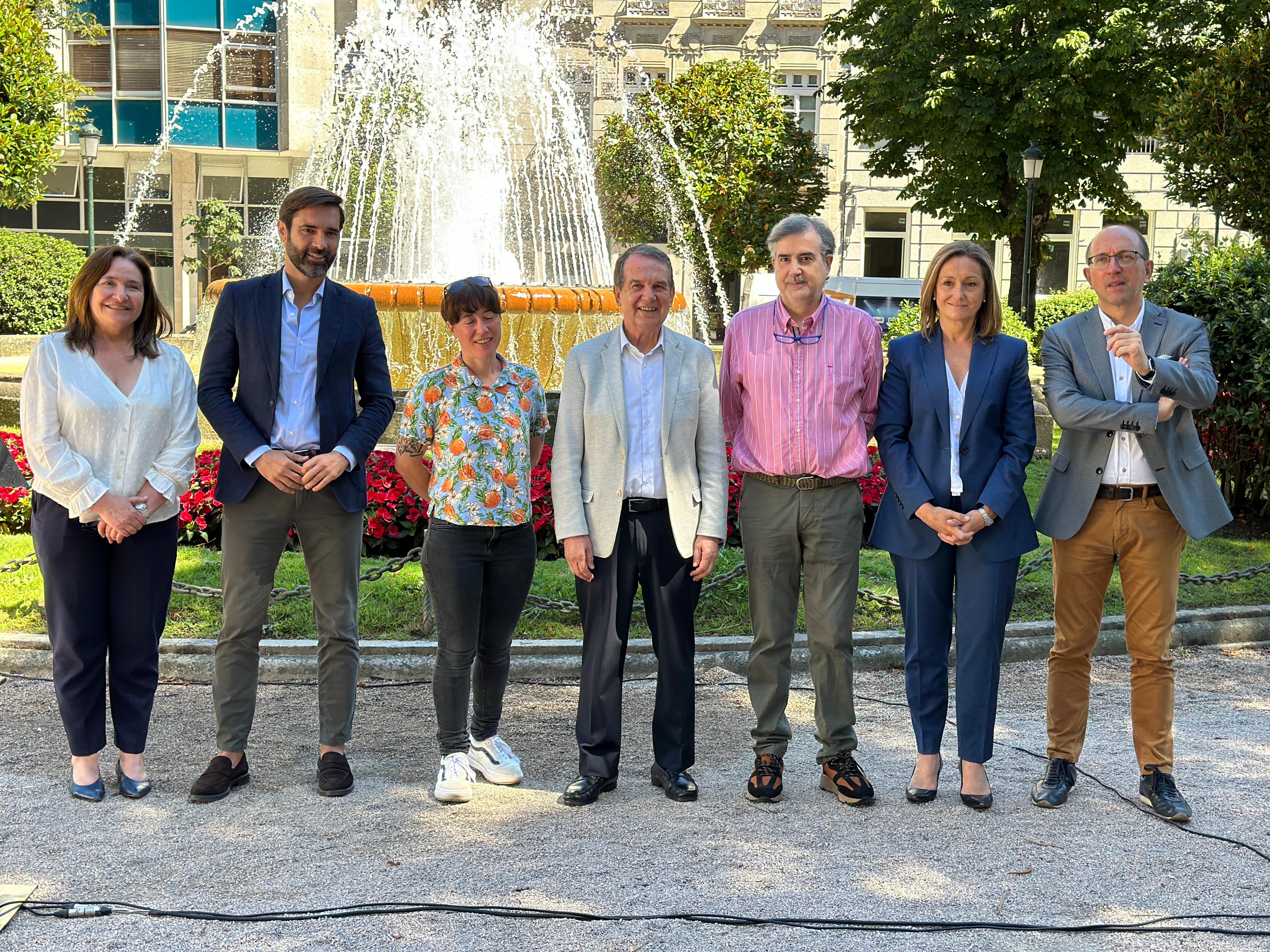 María Lado, pregonera, junto a representantes de Xunta, Concello y Federación.