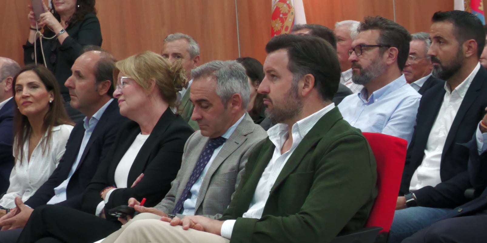 El conseller de Agricultura, Miguel Barrachina y el alcalde de Elche, Pablo Ruz