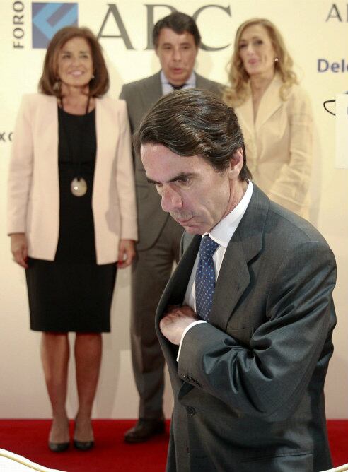 El expresidente del Gobierno, José Mª Aznar durante el almuerzo organizado por el Foro ABC que su esposa, la alcadesa de Madrid, Ana Botella ha protagonizado en Madrid