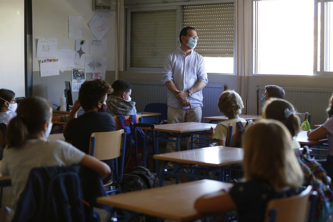 Aula en un colegio en época de pandemia