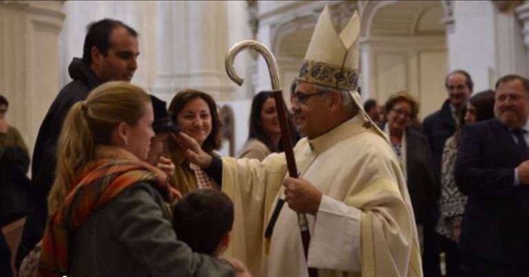 Monseñor Javier Martínez, arzobispo de Granada en una ceremonia en la catedral granadina